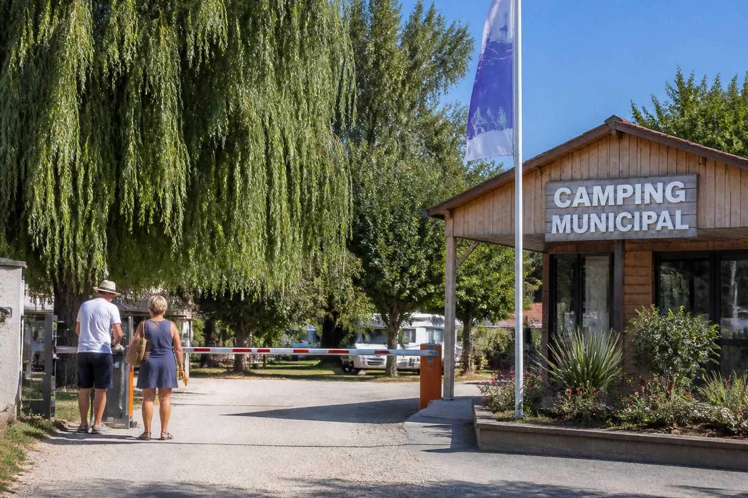 Camping municipal : comment la gestion privée redynamise l'hôtellerie rurale